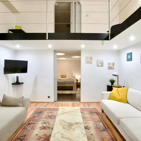 Apartment Standard By Hi5- Kazinczy 2 Bedroom Budapest