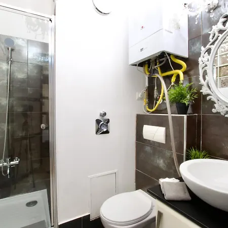 Standard By Hi5- Kazinczy 2 Bedroom Apartment Budapest
