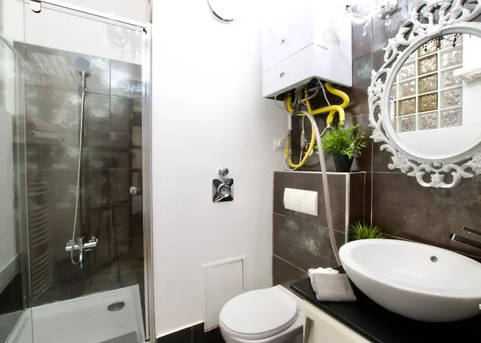 Standard By Hi5- Kazinczy 2 Bedroom Apartment Budapest