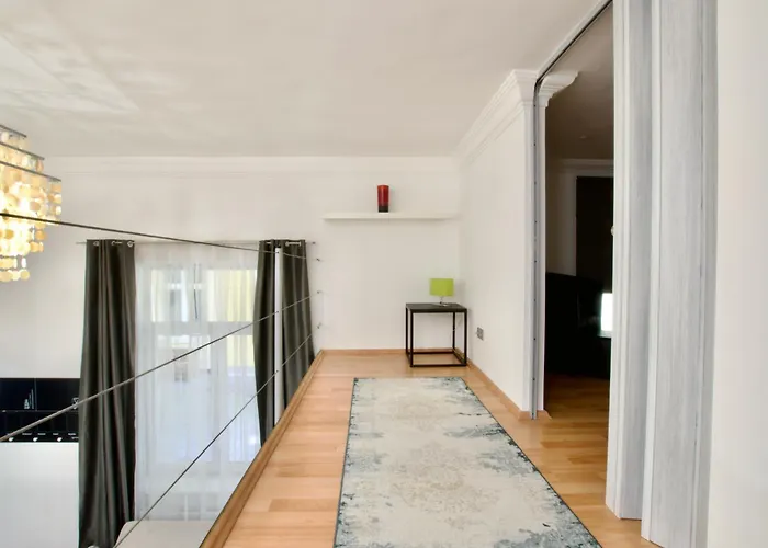Apartment Standard By Hi5- Kazinczy 2 Bedroom Budapest